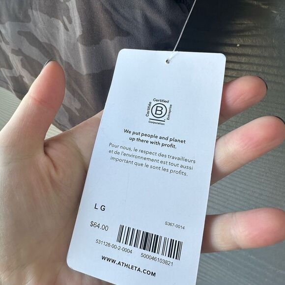 Athleta Conscious Crop Printed Camo D-DD+ Size L - Picture 11 of 11